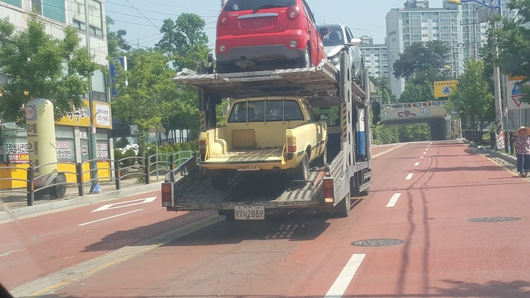  토요일 오전 포니 픽업 차량을 만나다.