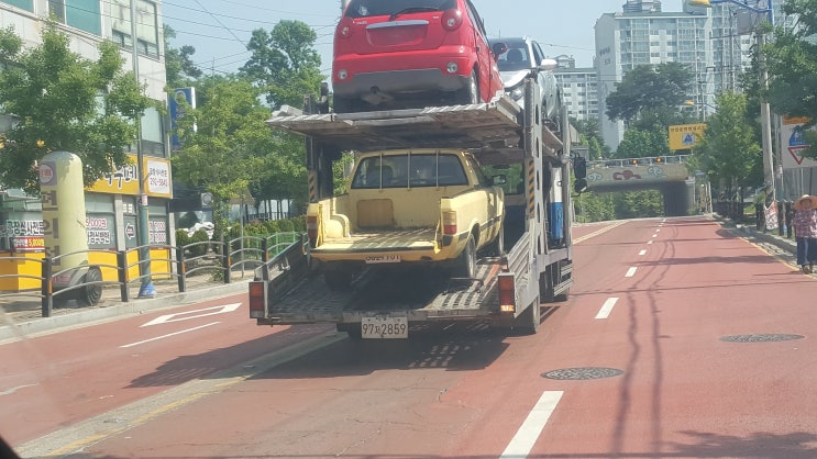 토요일 오전 포니 픽업 차량을 만나다.