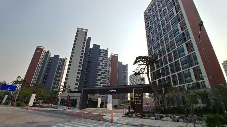  양주방충망 양주옥정이편한세상2차 입주박람회 고층도둑침입방지 어린이추락방지 사생활보호기능 빗물차단 방범방충망 안전방충망 시공하셨나요?