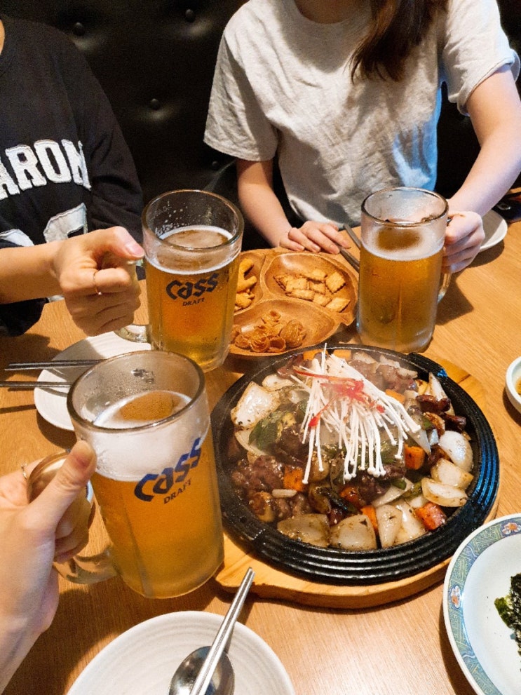  먹고 먹고 또 먹고