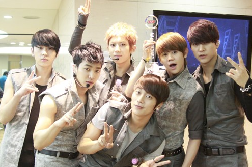  비스트 ' 픽션 ' 듣기, 가사, 뮤비 / 2011년에 발매된 노래