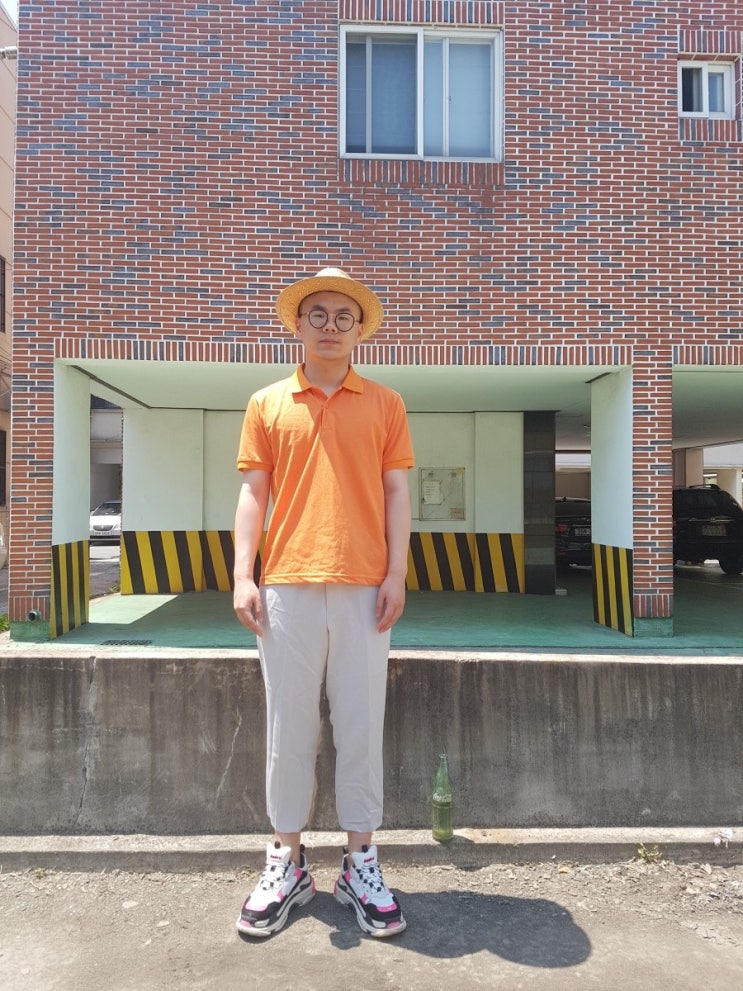  데일리룩 #95 여름 스트릿룩 카라티 밀짚모자 발렌시아가 검핑 데일리룩