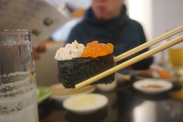  오타루 맛집, 가성비가 좋은 회전 초밥 가볼만한 곳 - 와라쿠