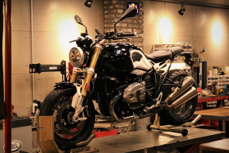  2017년식 BMW 알나인티 작업완료