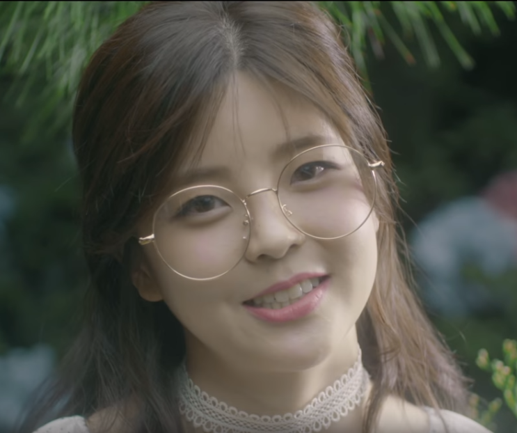  혜이니(HEYNE)X민수 - 콩깍지  & 안경쓴 혜이니 사진 모음
