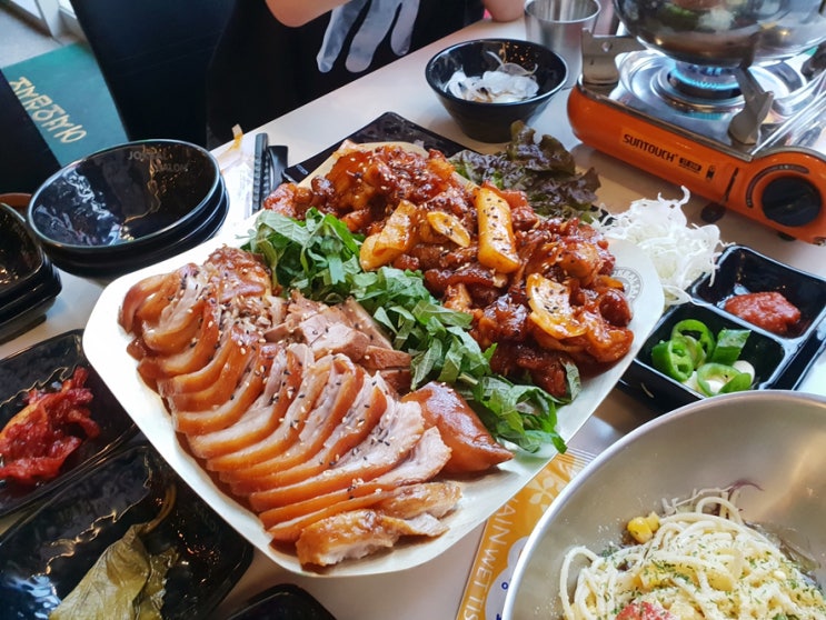 대구 광장코아 맛집 족발쌀롱 / 불족발 맛남