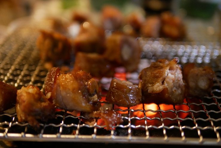 잊을 수 없는 특별한 맛, 돼지꼬리와 닭껍데기 - 한남동 털보네 꼼장어 닭발