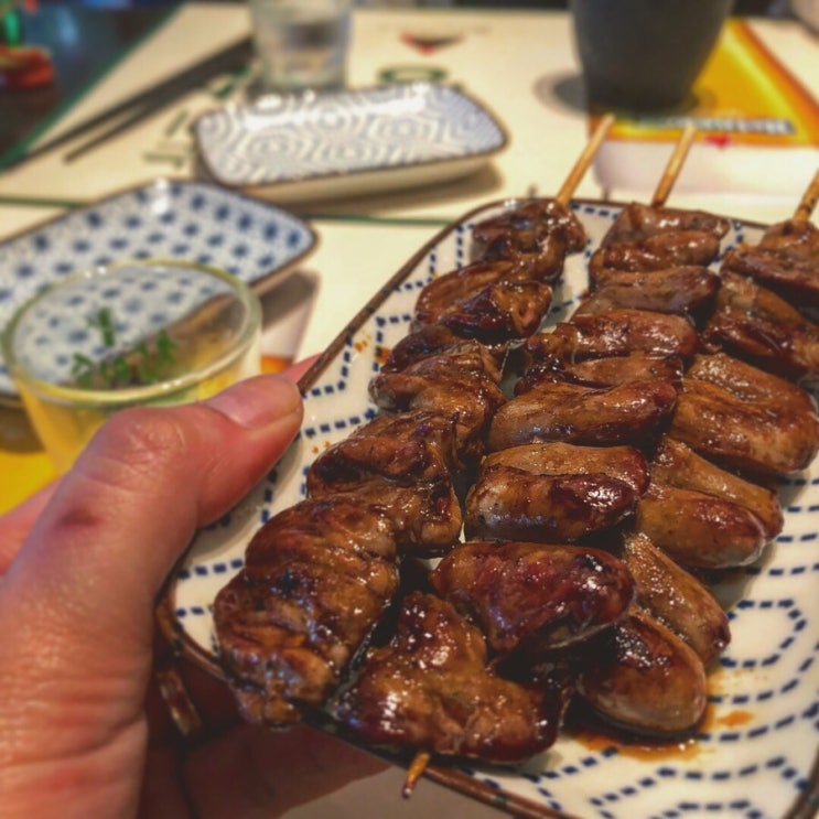  현이의 [맛집리뷰] 정주나 안정주나 정에 비해 꼬치는 조금 작구나, 정준하 가게 ‘마법갈비 요술꼬치’