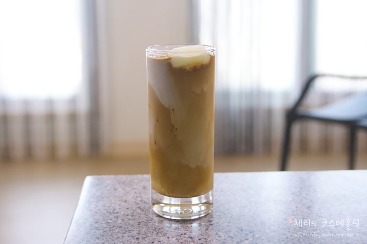  끝까지 시원하고 진한 아이스 커피 라떼 만들기