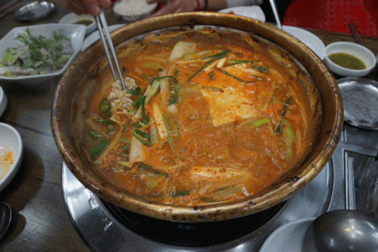 성남 시흥동 맛집, 얼큰한 국물과 해장 생각나면 - 옛날 양푼 동태찌개