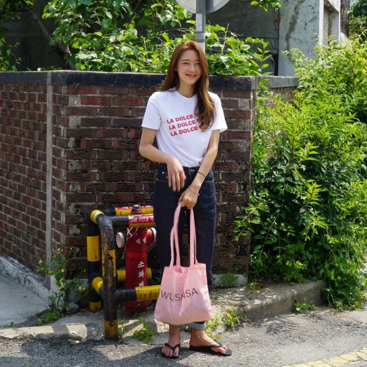  우신사 여름 OiOi  티셔츠로 데일리하게 여름 코디 완성 