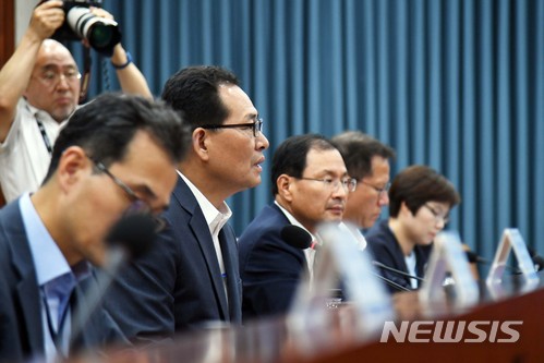 심상찮은 유가에…정부, 알뜰주유소·가격정보공개 확대로 대응 심상찮은 유가에…정부, 알뜰주유소·가격정보공개 확대로 대응