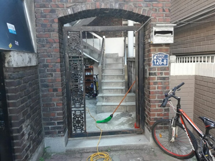 개봉동 하수구막힘 하수구역류현상이 지속 저희 개봉동하수구 하수구소통박사에 의뢰하여 해결했읍니다.