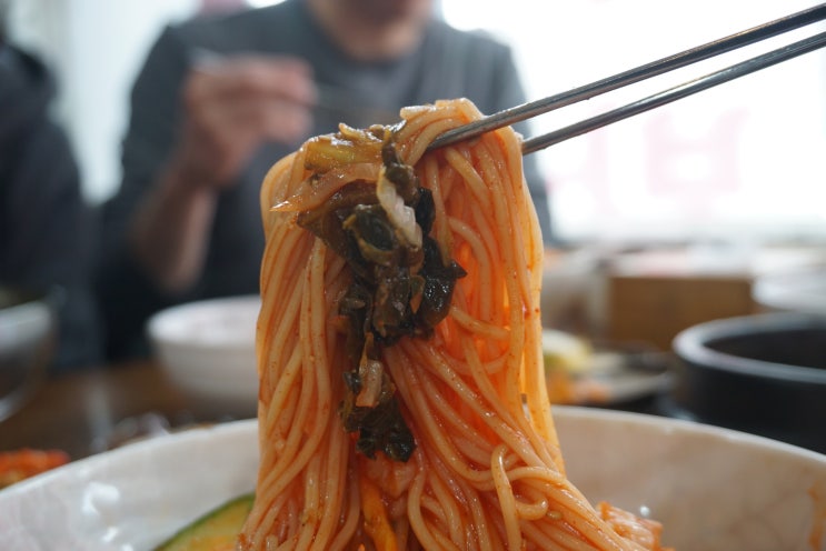  수지 동천동 맛집, 비빔국수 유명하고 돈까스도 맛난 - 감치래