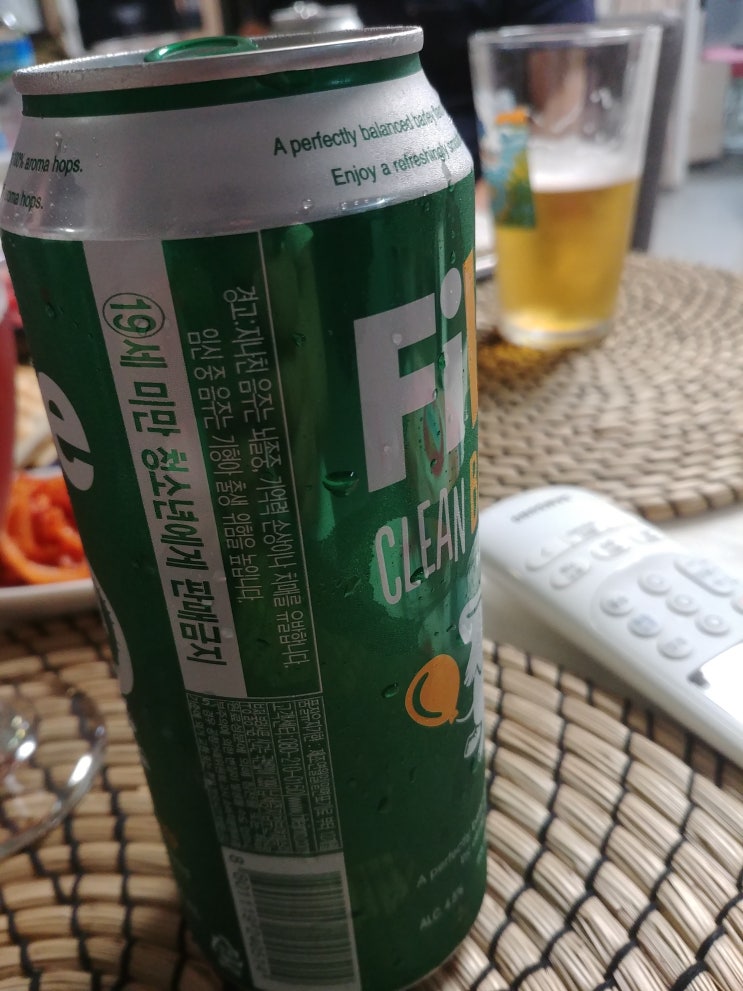  필라이트 가족회식 맥주 가격 싼이유 가격 알콜도수 4.5% 필라이트 칼로리 편의점 가격 호가든 로제 feat 시바견 발포주 필라이트 블루 후레쉬