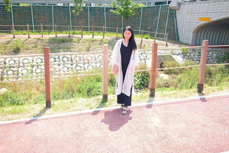  30대여성쇼핑몰 미아마스빈 로브가디건 시원하게 입자