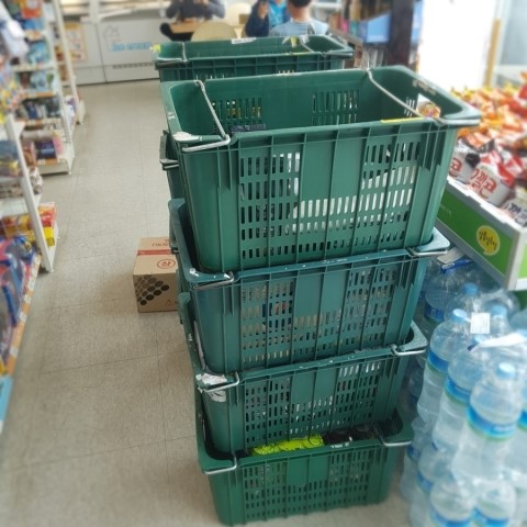  물건 정리하느라 혼났네...