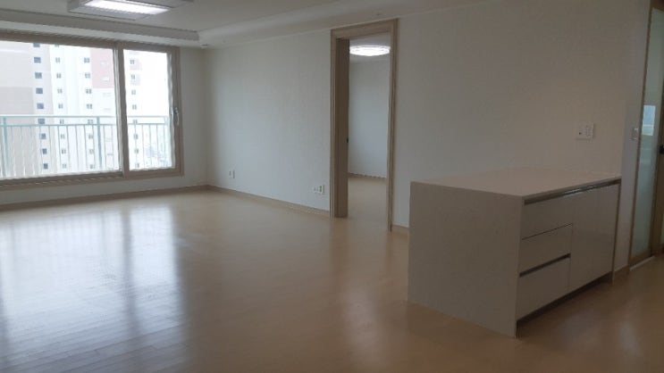  마산 합성동 롯데캐슬 아파트 112(34) 로얄층 전세 2억 8월초 입주 가능