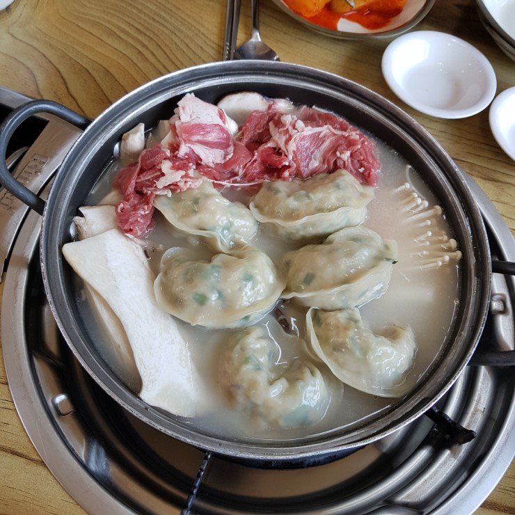  여수 맛집 - 따끈따끈 속든든한 이북식손만두전골 