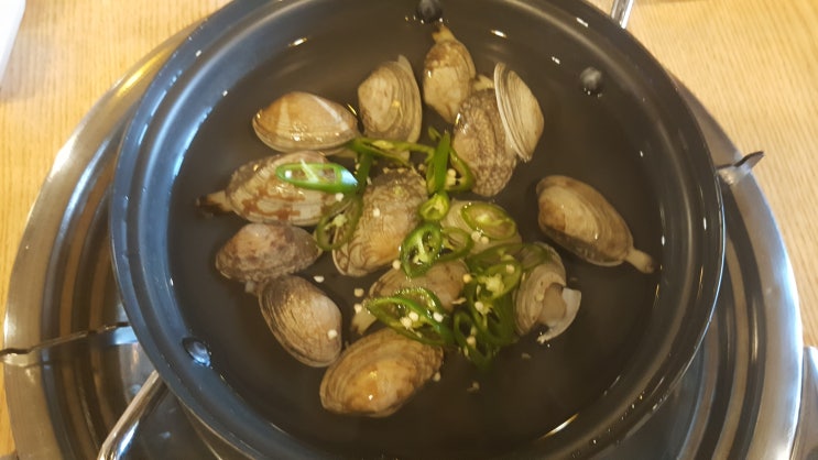  군산 에서 회를 정말 맛있게 먹고 왔습니다.