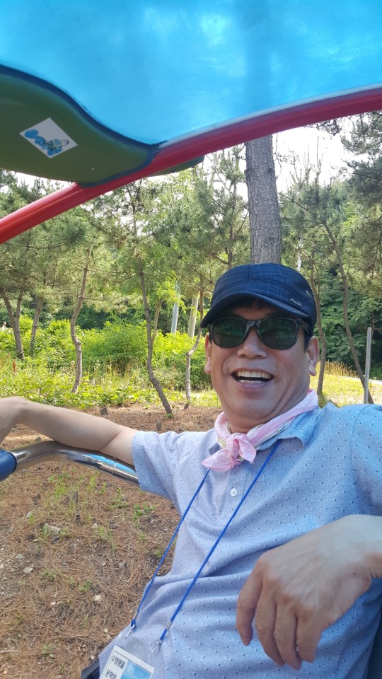  레일 바이크를 타다