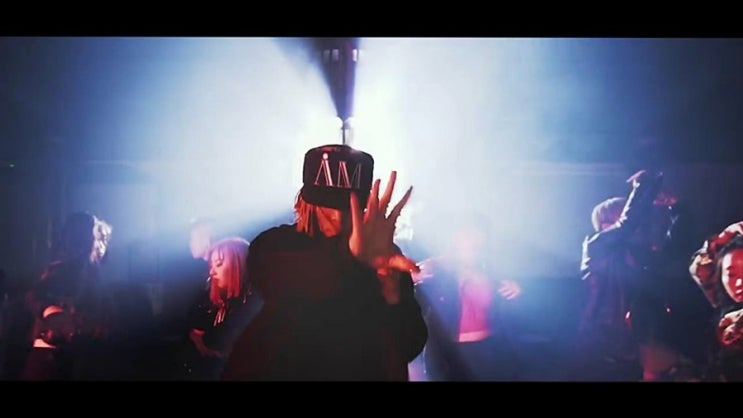  이상한 나라의 며느리 예능에 출연중인 제이블랙 매력뿜~