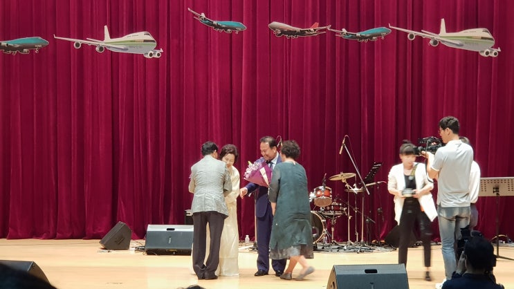  민선7기 김영만 군위군수 취임식에 가수 남일해 노래 축하공연
