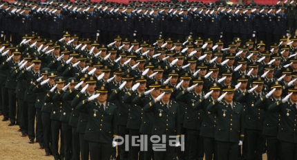 대위로 제대해도 자녀 3명 이상이면 군인연금 받는다 대위로 제대해도 자녀 3명 이상이면 군인연금 받는다