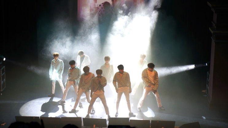  [업텐션] 미국 투어 콘서트 영상첨부. 비글미 넘치는 그룹 UP10TION 흥해랏