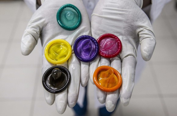이태리장인의 섹스칼럼 : 119.Karex의 콘돔 제조 공정 사진