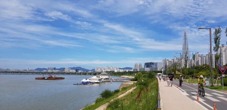  화창한 여름날 한강로드~~~