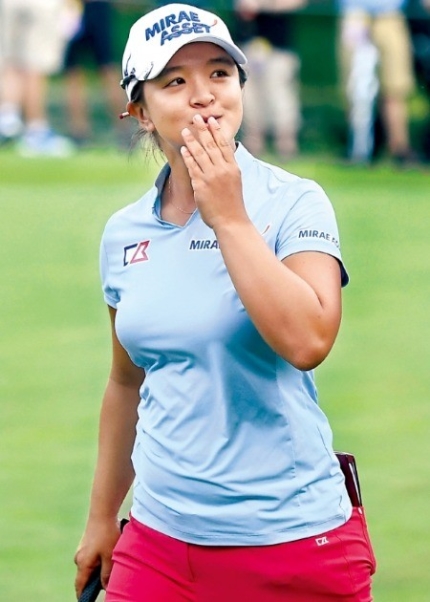  김세영, LPGA 최소타 기록하며 우승