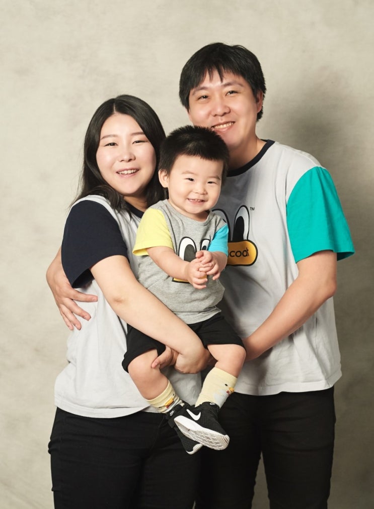  가족사진 찍고 싶다면 다온재의 시절사진 스튜디오로