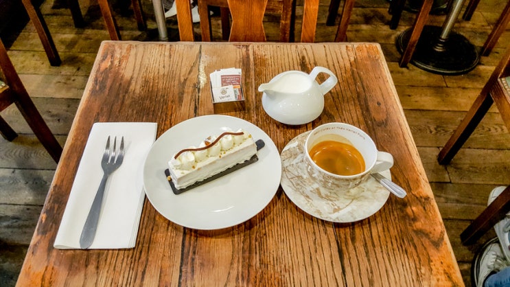  파리 맛집 : 커피가 맛있는 Cafe Verlet