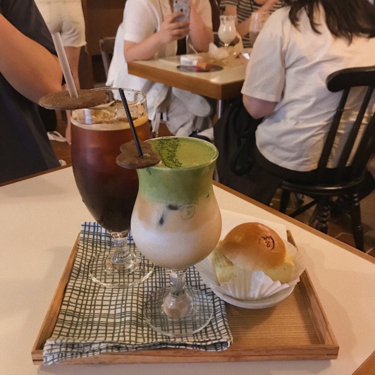  연남동 카페, 모멘트커피 2호점