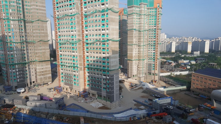  2018년 7월 17일 봉담 한신더휴 공사현장