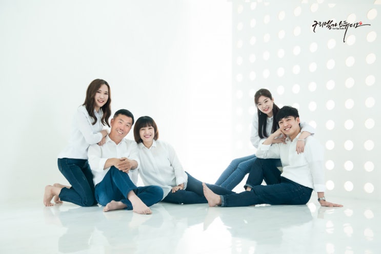  서울가족사진  스튜디오  행복한 추억 남겼어요.