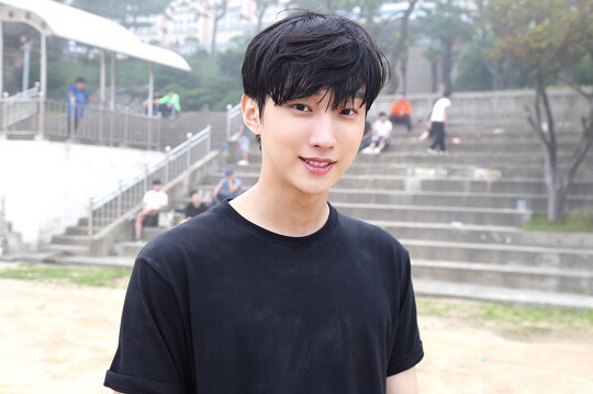 (180718) B1A4 <b>진영</b> / 링크에잇엔터와 <b>전속계약</b> 체결 - 네 꿈을... 