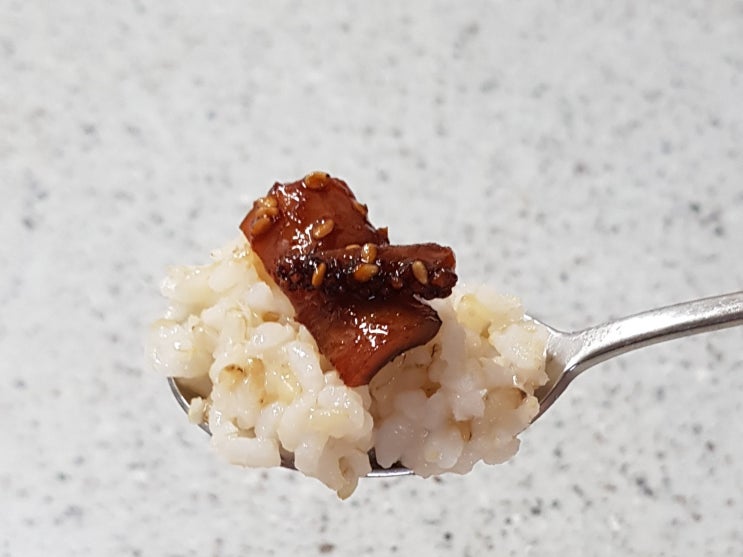  집밥>> 물에 말은 밥마져 훔치는 밥도둑 '오징어꼴뚜기 조림'
