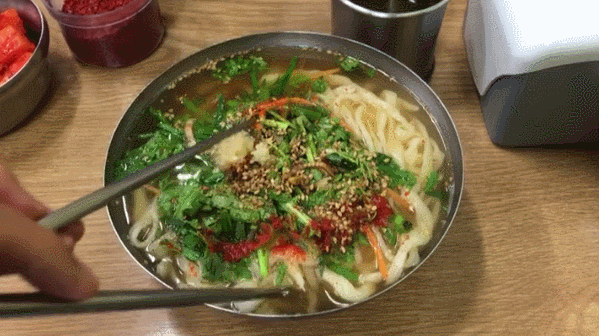  부산진구 서면시장에 있는 기장손칼국수를 털어봤습니다.