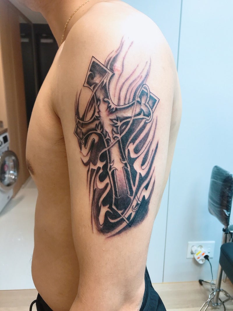 수원타투 광교타투 팔 십자가 타투 작업 후기 입니다 : 네이버 블로그, image size:800x1067