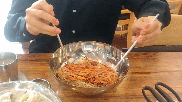  부산진구 서면에 있는 개금밀면을 털어봤습니다.