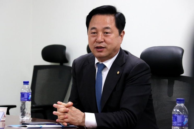 <b>김두관</b>, “문재인 정부 성공과... <b>당대표 출마선언</b>