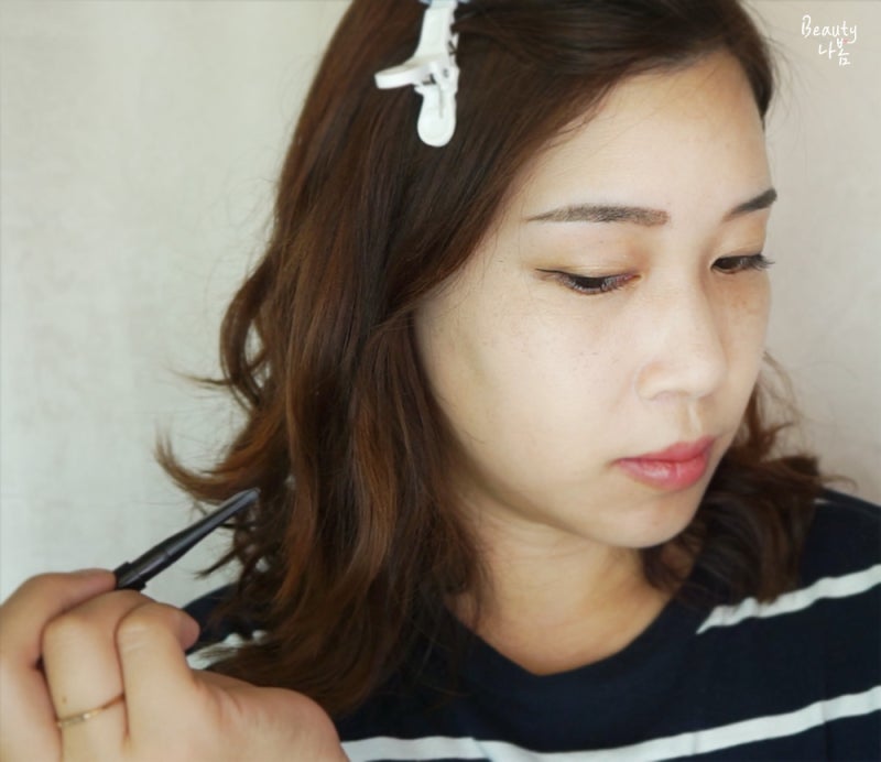 스트레이트 눈썹 그리기 아이브로우보다 확실한 역 키타 지구 눈썹 문신 4
