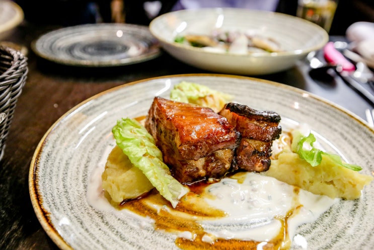  파리 미슐랭 맛집, 가성비 좋은 코스요리 LES FOUS DE L'ILE