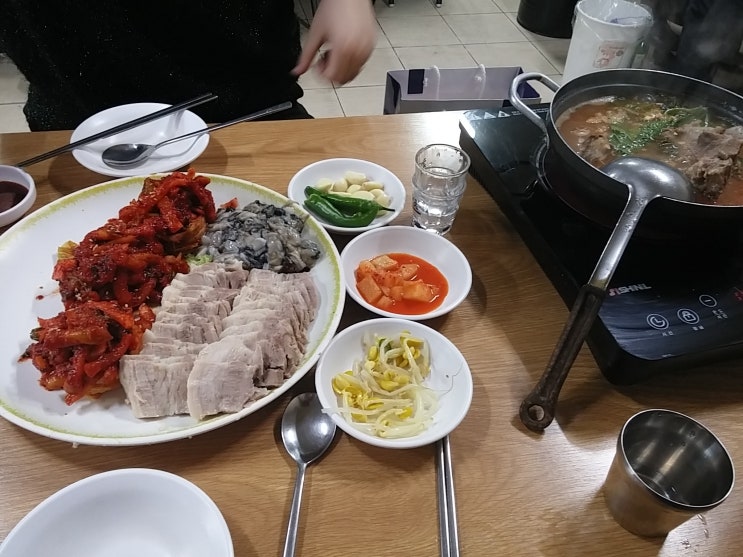 [서울/종로] 삼해집 - 종각 감자탕 무한 굴보쌈 전문점
