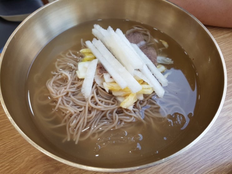  깔끔한 평양냉면은 무슨맛?