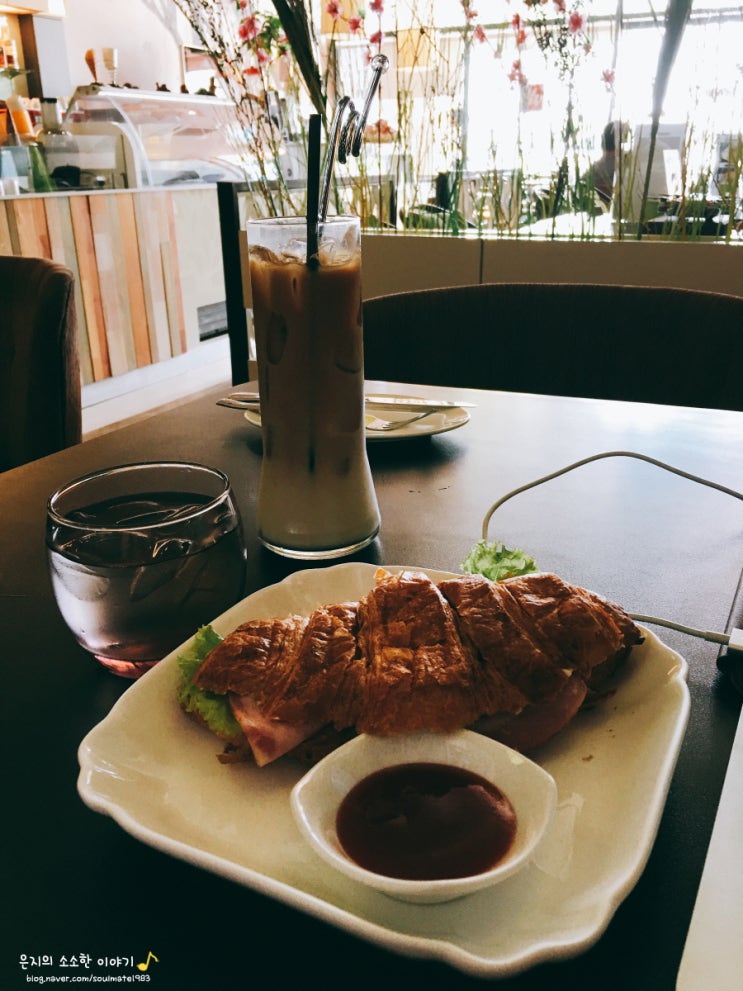  [프놈펜 맛집] Cup & Cone, 캄코시티의 사랑방같은 카페.