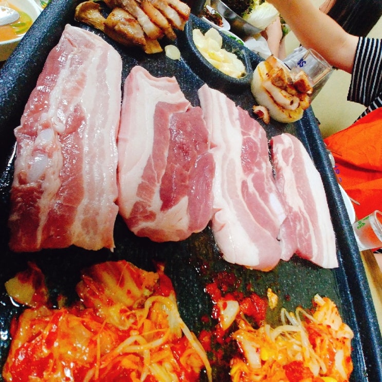  제주도 생삽결살이 맛있는 홍은나루터 고기집 집밥이 그리울때 찾게 되는 홍제동 홍은동 맛집 서대문 회식 장소 추천 서대문맛집 부대찌개 닭도리탕 닭백숙 제육볶음 부대찌개 김치찌개