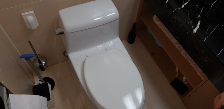  용인누수 수지구 푸르지오 월드마크 아랫집 화장실 천장으로 오물이 흘러나온다면 어떻게 해야 할까?